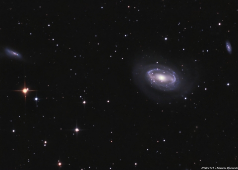 NGC4725